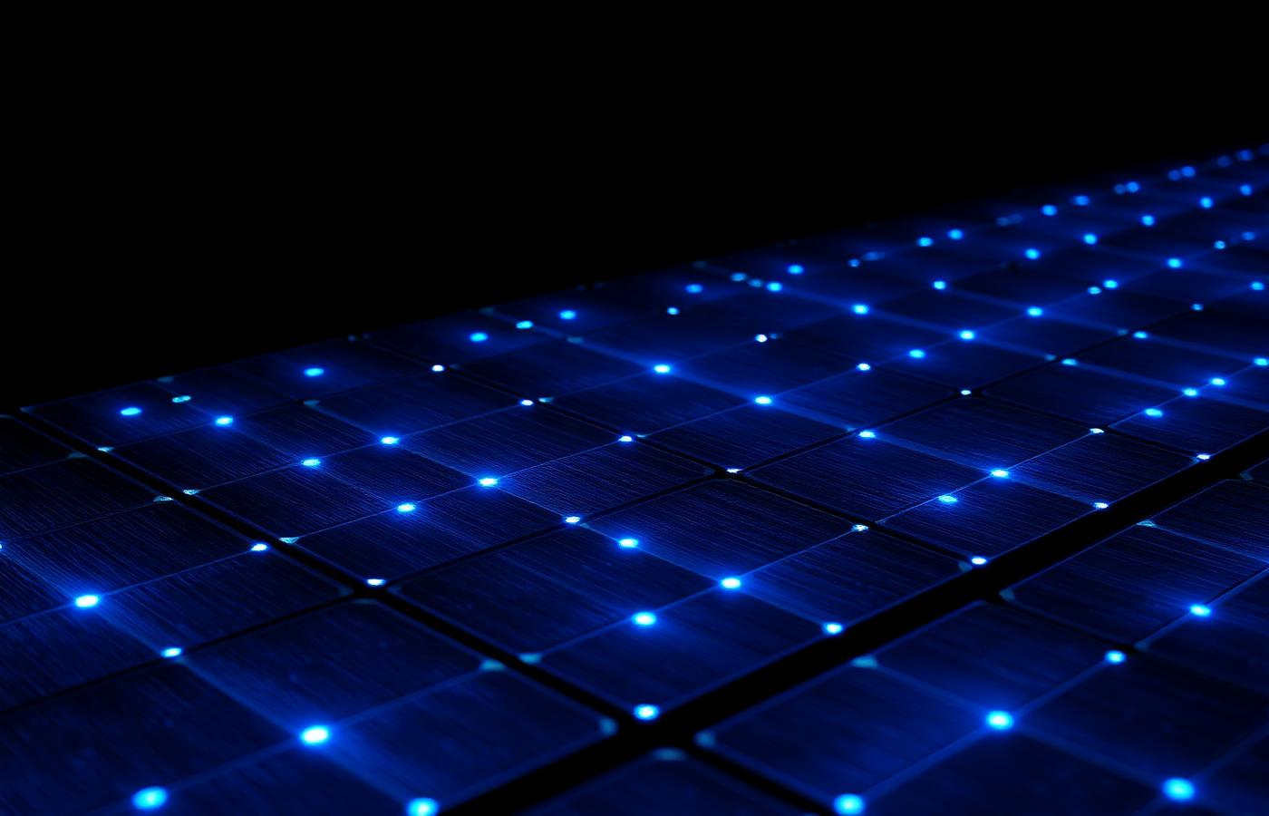 Panel solar premium iluminado en azul